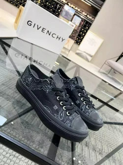 Gvnchy / Portofino / Black