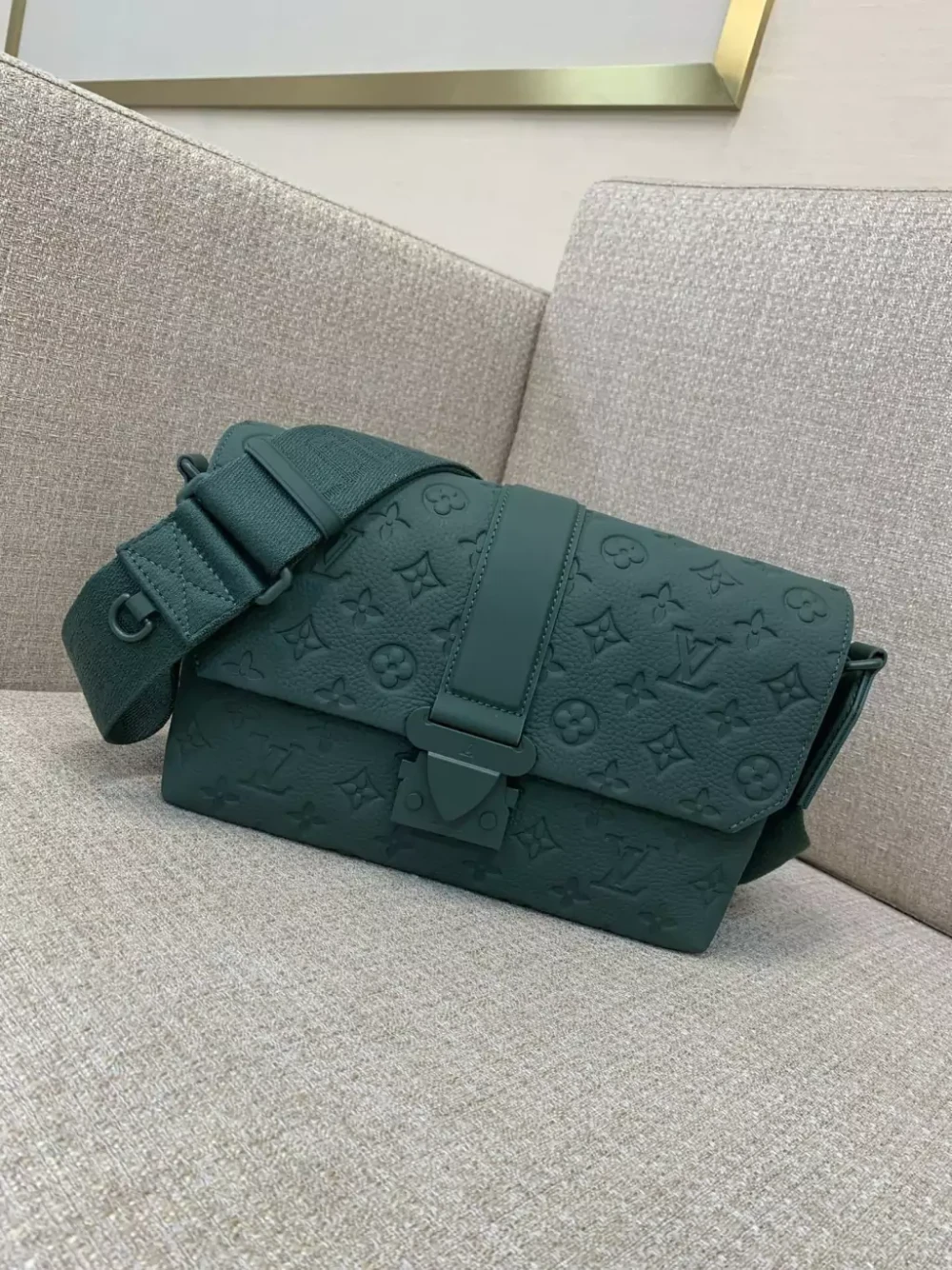 LV / Crossbody / Green - image