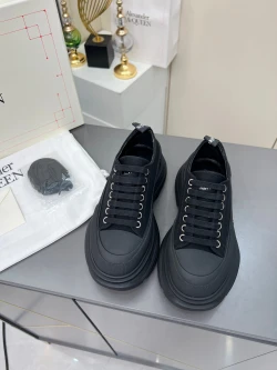 Alexander McQueen Oversized Sneaker Black
