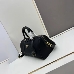 Prd / Crossbody / Black / 31 x 17 x 14