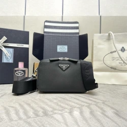 Prd / Crossbody / Black