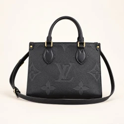 LV / OnTheGo PM / Black / 25 x 19 x 11.5 см