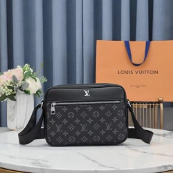 LV / Men's Messenger / Black / 27 x 19 x 7 см