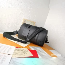 LV / City Keepall / Black / 27 x 17 x 13 cm