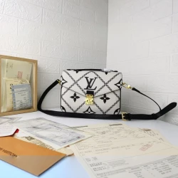 LV / Pochette Métis / Cream / 25 x 19 x 7 cm