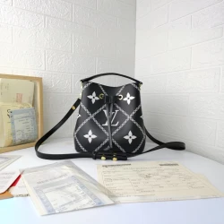 LV / NéoNoé BB / Black / 20 x 20 x 13 cm