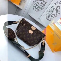 LV / Multi Pochette Accessoires / Black / 25 x 13 x 10 cm