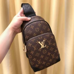 LV / 601 / Monogram / 28 x 18 x 11 cm