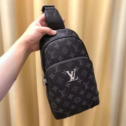 LV / 601 / Monogram / 28 x 18 x 11 cm