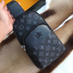 LV / 819 / Blue / 28 x 20 x 6 cm