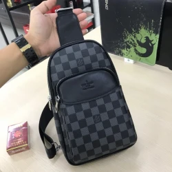 LV / 819 / Damier Graphite / 28 x 20 x 6 cm