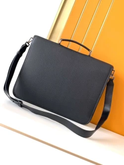 CD / Messenger Bag / Black / 37x29x8 cm