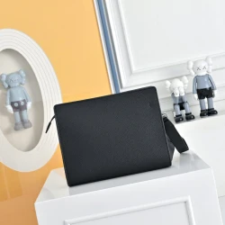 CD / Clutch / Black