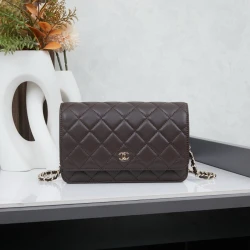 CC / Flap Bag / Brown / 19.5 x 13 x 4 cm