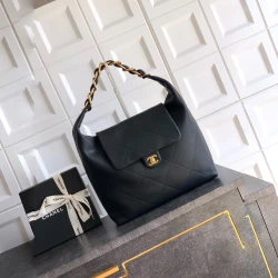 CC / Flap Bag / Black / 35 x 47 x 9 cm