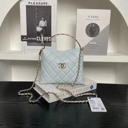 CC / Vanity Bag / Blue / 14.5 x 18.5 x 7 cm