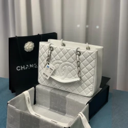 CC / Flap Bag / White / 24 x 33 x 13 cm