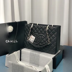 CC / Flap Bag / Black / 24 x 33 x 13 cm