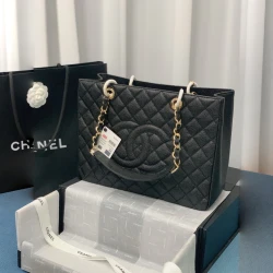 CC / Flap Bag / Black / 24 x 33 x 13 cm