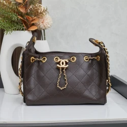 CC / Mini Flap Bag / Black / 22 x 15 x 12 cm