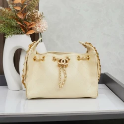 CC / Mini Flap Bag / Beige / 22 x 15 x 12 cm