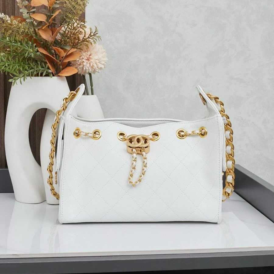 CC / Mini Flap Bag / White / 22 x 15 x 12 cm - image
