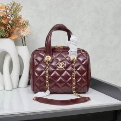 CC / Flap Bag / Red / 22 x 18 x 8 cm