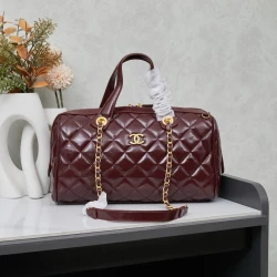 CC / Flap Bag / Black / 31 x 17 x 13 cm