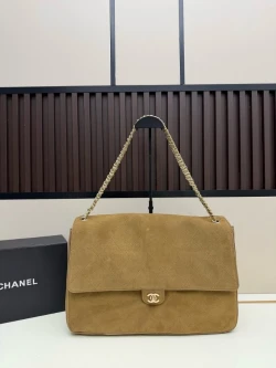 CC / Flap Bag / Beige / 38.5 x 26 x 11 cm