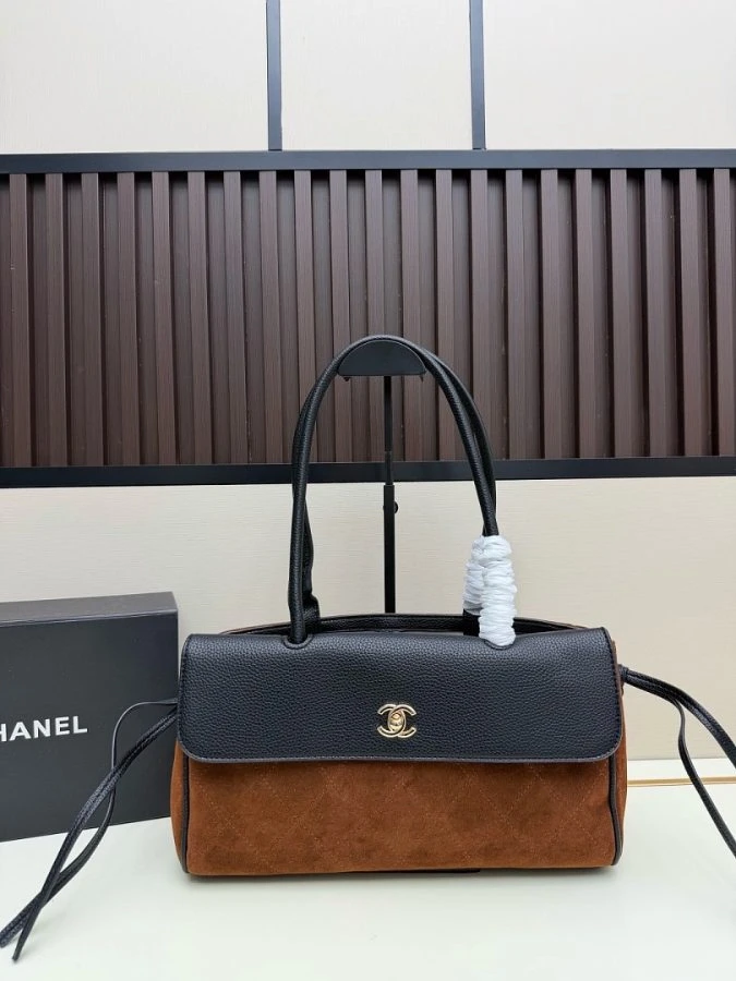 CC / Flap Bag / Black - image