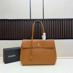CC / Flap Bag / Brown