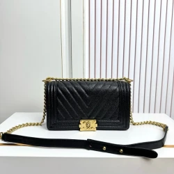 CC / Flap Bag / Black / 25 x 19 x 9 cm