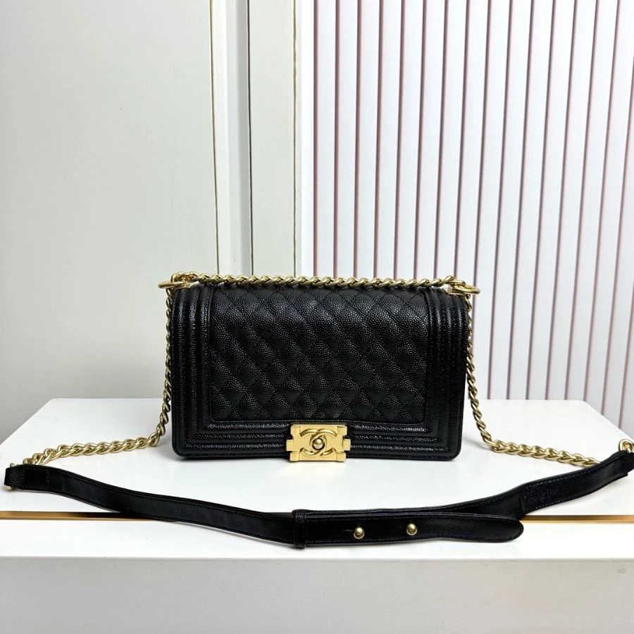 CC / Flap Bag / 25 x 19 x 9 cm / 25 x 19 x 9 cm - image