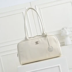 CC / Flap Bag / Brown / 37 x 19 x 11 cm