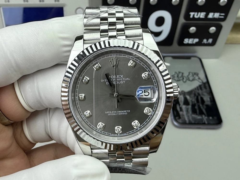 RLX Watch / Grey - image