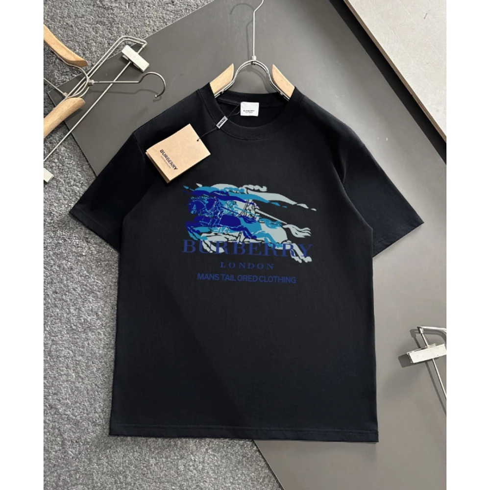 Model T-Shirt 010 / Black - image
