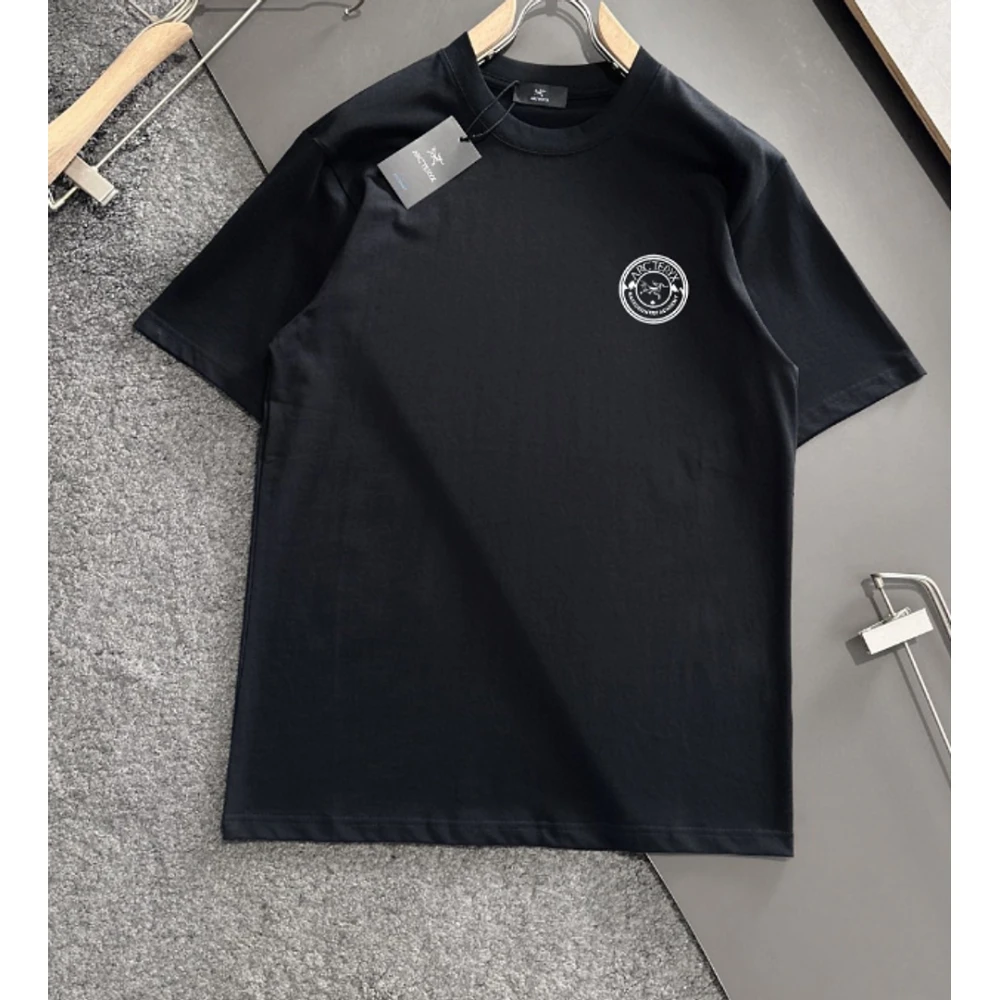 Model T-Shirt 033 / Black - image