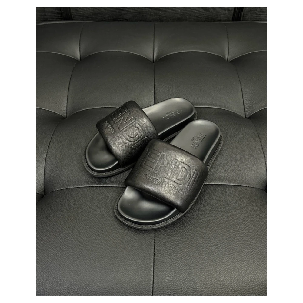 Fendi Embossed Logo Slides / Black - image