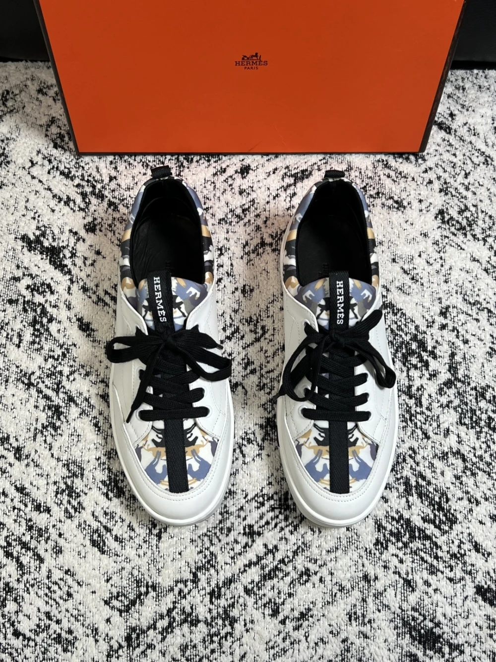 Hrms / Low-Top Sneaker / White Multicolor - image