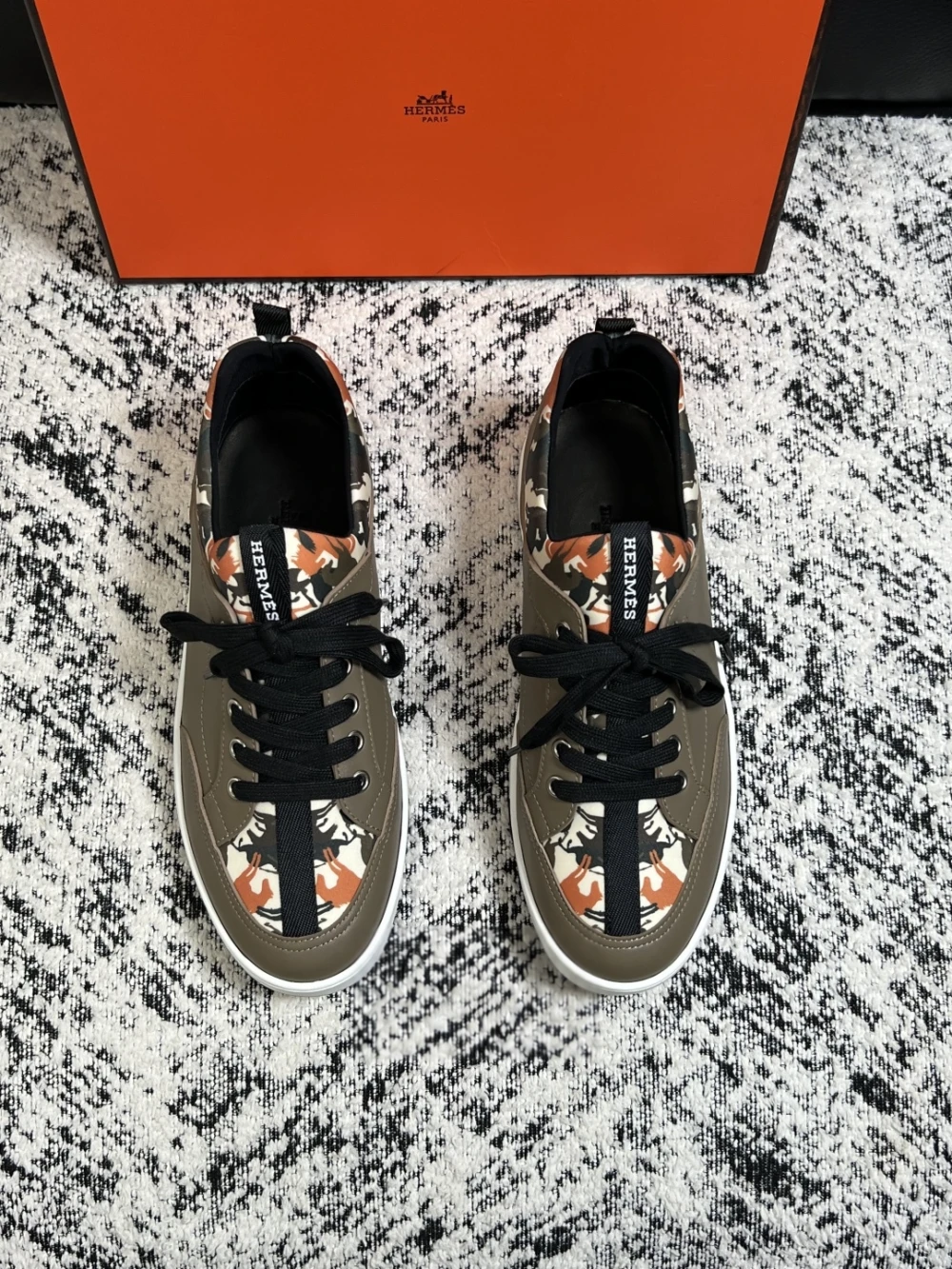 Hrms / Low-Top Sneaker / Brown Black Multicolor - image