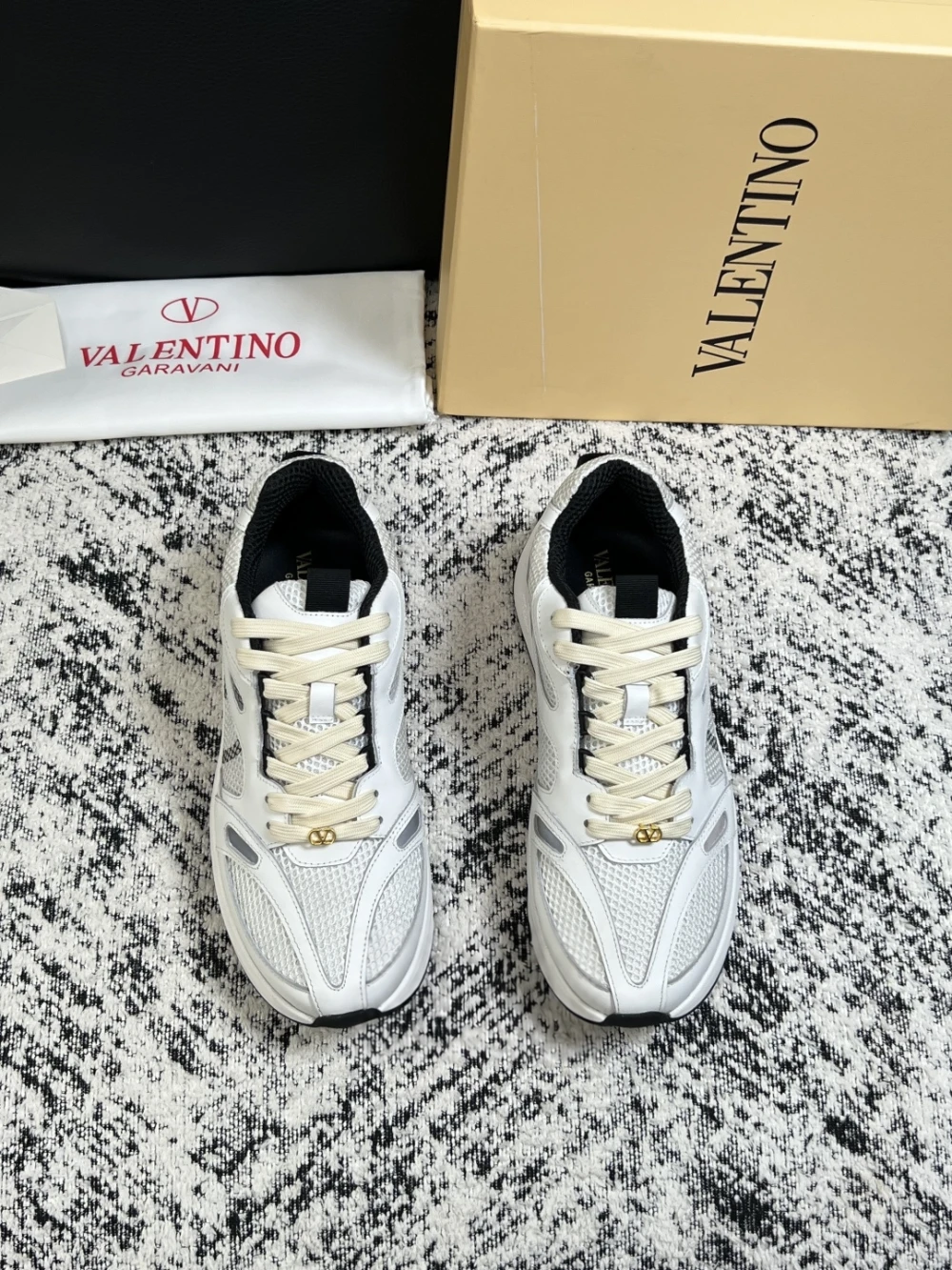 Vltn / Lacerunner / White Gold - image