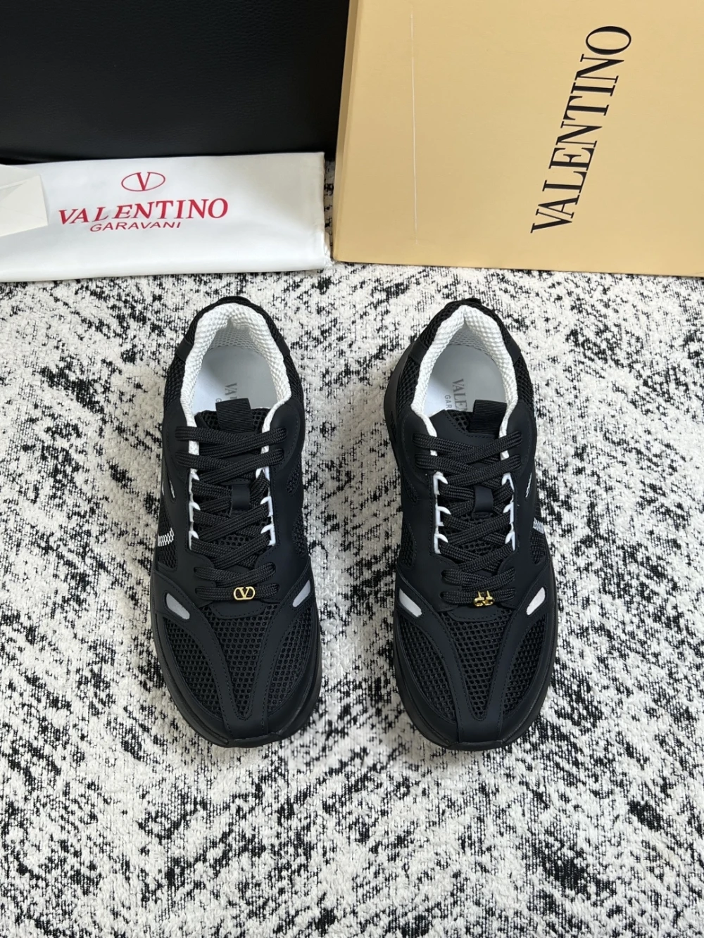 Vltn / Lacerunner / Black Gold - image