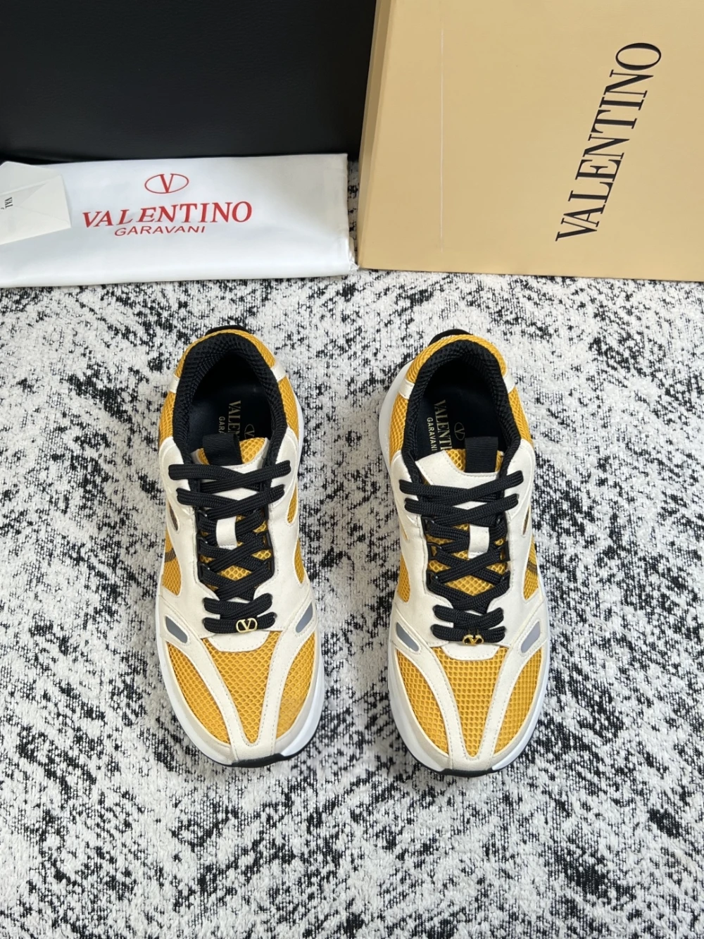 Vltn / Lacerunner / White Yellow Black - image