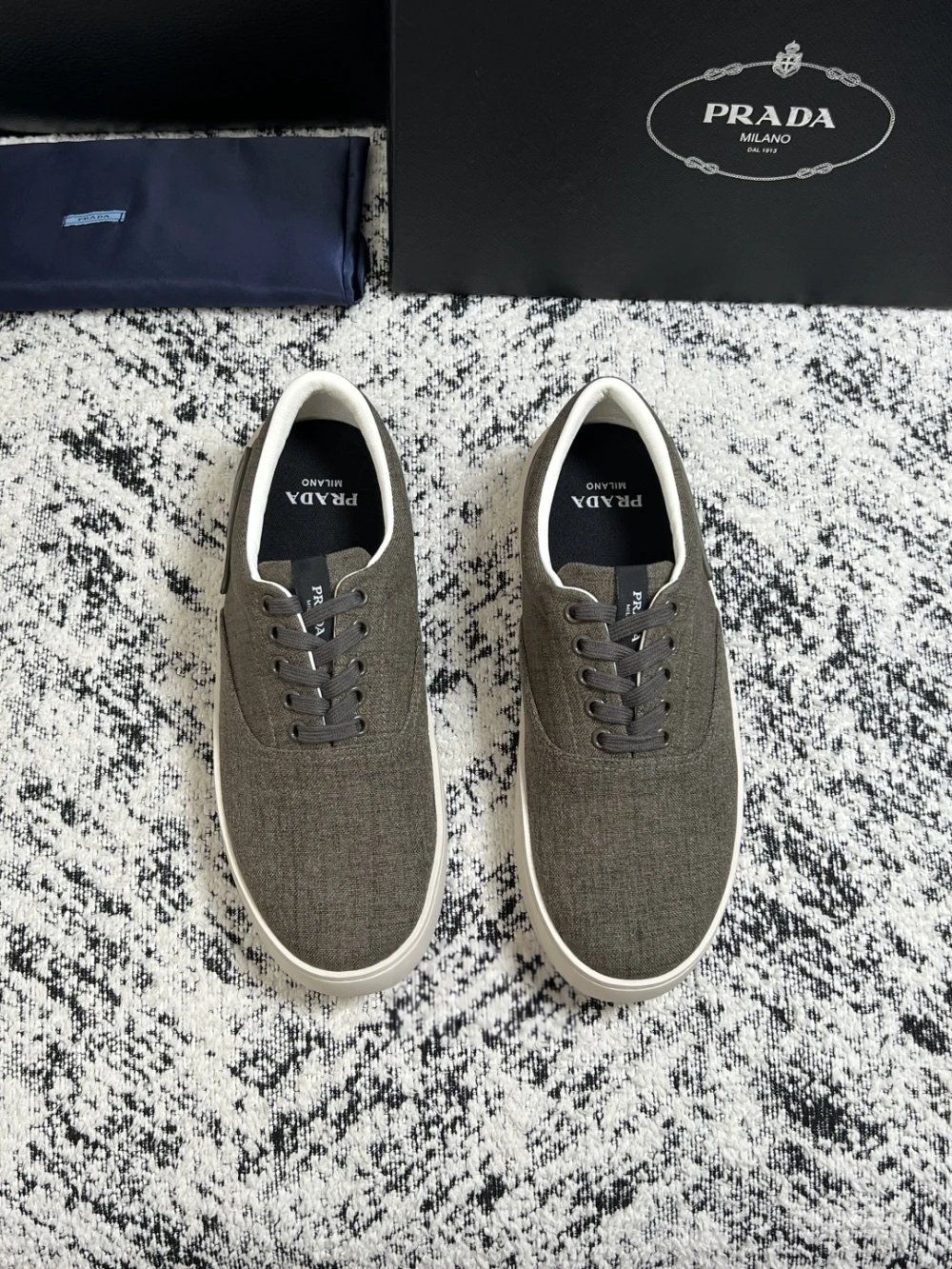 Prd / Low-Top Sneaker / Grey - image