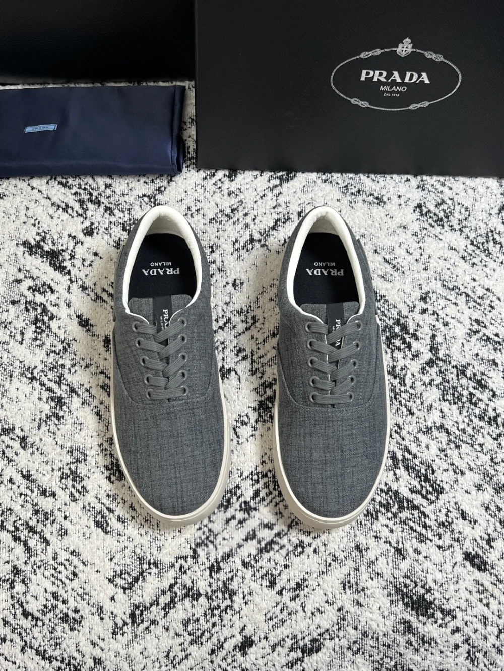 Prd / Low-Top Sneaker / Dark Grey - image