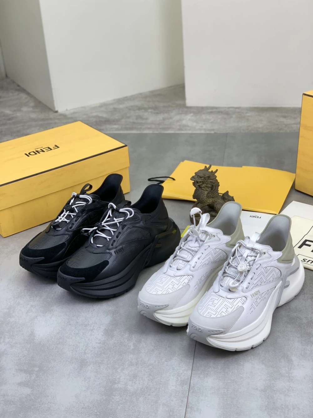 Fndi / Low-Top Sneaker / White & Black - image