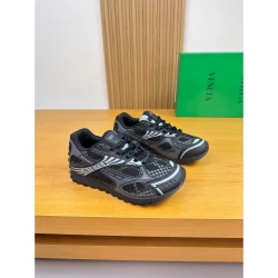 Bttga Veneta / Sneaker / Dark