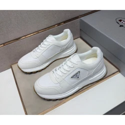 Prd / Triangle Retro Runner / Color Selection