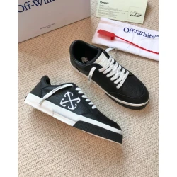 Off White / Arrow Low Sneaker / Color Selection