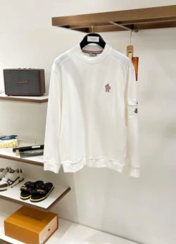MON Sleeve Detail Logo Long Sleeve